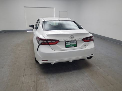 Used 2021 Toyota Camry SE image 6