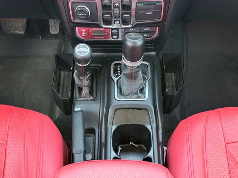 Used 2023 Jeep Gladiator Rubicon w/ Trailer Tow Package AWD/4WD image 20