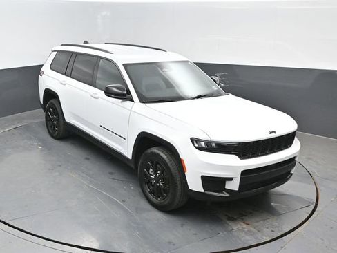 Used 2024 Jeep Grand Cherokee L Laredo AWD/4WD image 18