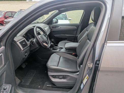 Used 2020 Volkswagen Atlas Cross Sport SE w/ Panoramic Sunroof Package AWD/4WD image 11