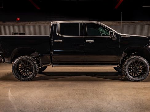 Used 2022 Chevrolet Silverado 1500 High Country image 11