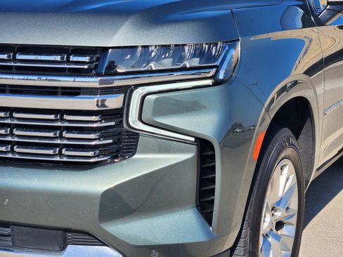 Used 2023 Chevrolet Suburban Premier image 10