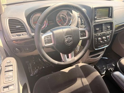 Used 2017 Dodge Grand Caravan SE w/ Power Window Group FWD image 22