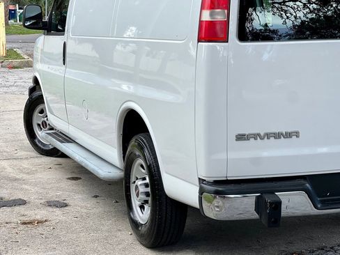 Used 2017 GMC Savana 2500 image 26
