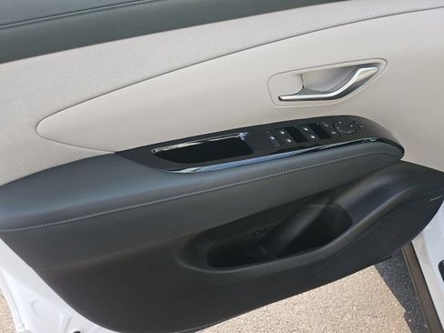 Used 2025 Hyundai Tucson Limited AWD/4WD image 11
