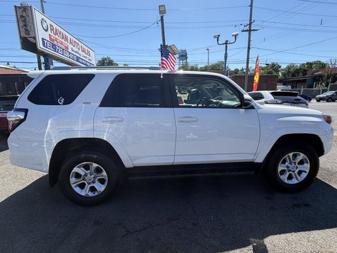 Used 2018 Toyota 4Runner SR5 Premium AWD/4WD image 13