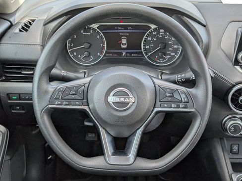 Used 2024 Nissan Sentra SV FWD image 11