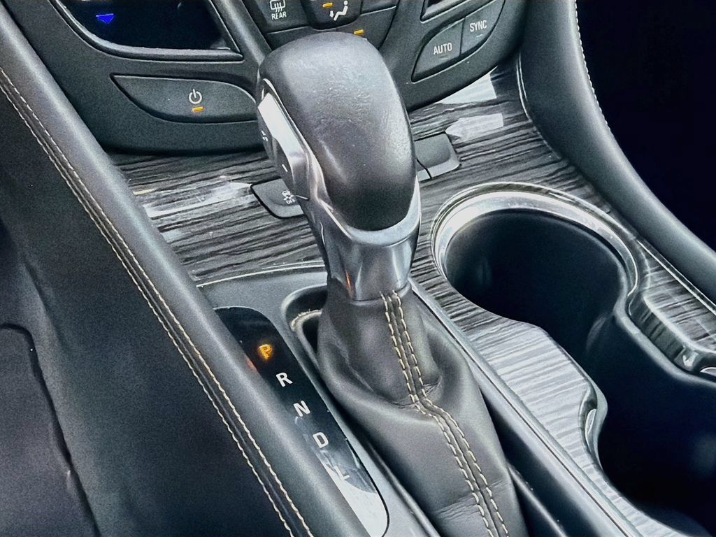 Used 2017 Buick Envision Essence FWD image 17