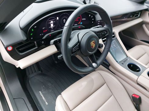 Used 2023 Porsche Taycan 4 Cross Turismo image 4