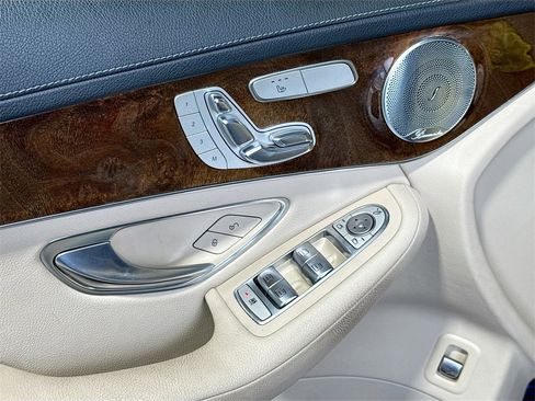 Used 2017 Mercedes-Benz GLC 300 image 23