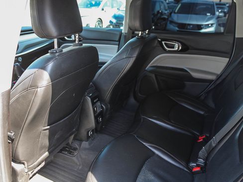 Used 2022 Jeep Compass Limited AWD/4WD image 20