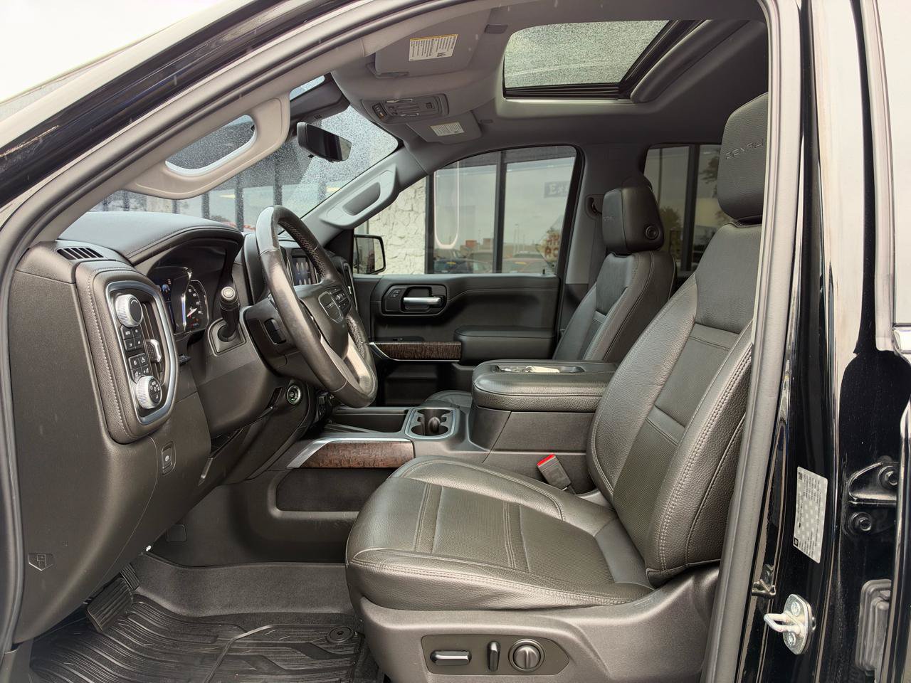 Used 2019 GMC Sierra 1500 Denali w/ Denali Ultimate Package AWD/4WD image 2