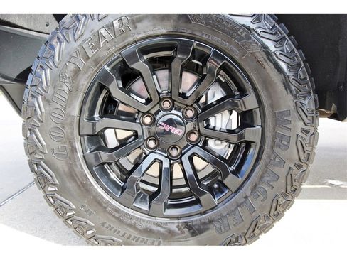 Used 2023 GMC Sierra 1500 AT4X image 29