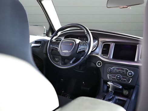 Used 2019 Dodge Charger R/T image 34