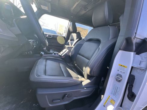 New 2025 Ford Bronco Outer Banks image 13