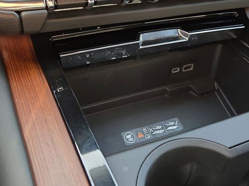 Used 2025 GMC Yukon Denali image 13