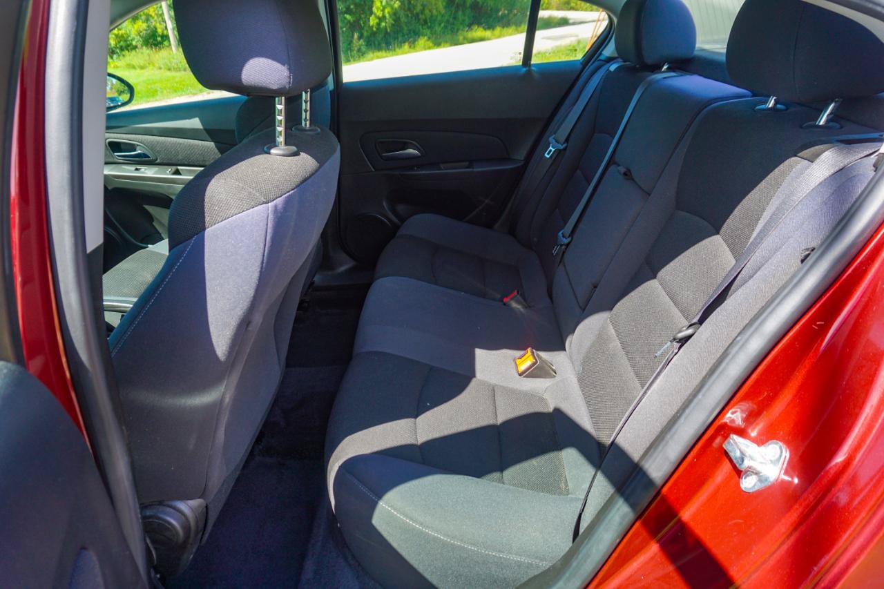 Used 2016 Chevrolet Cruze LT FWD image 13