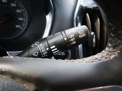 Used 2023 Chevrolet Traverse LT image 20