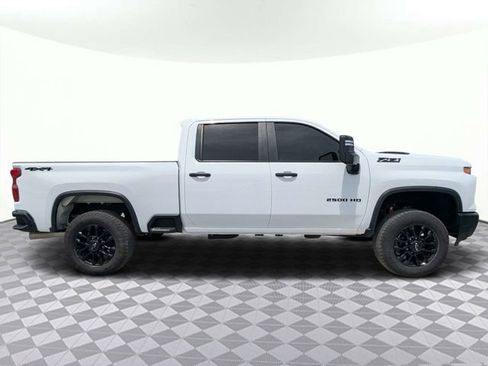 Used 2025 Chevrolet Silverado 2500 Custom w/ Custom Value Package AWD/4WD image 3