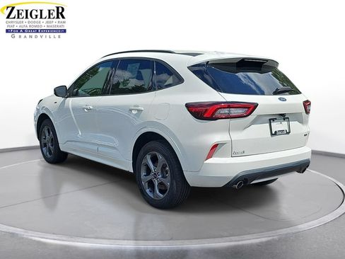Used 2024 Ford Escape ST-Line Select AWD/4WD image 7