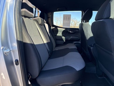 Used 2022 Toyota Tacoma TRD Off-Road image 26