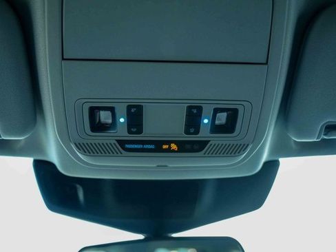 Used 2023 Ford Explorer XLT image 51