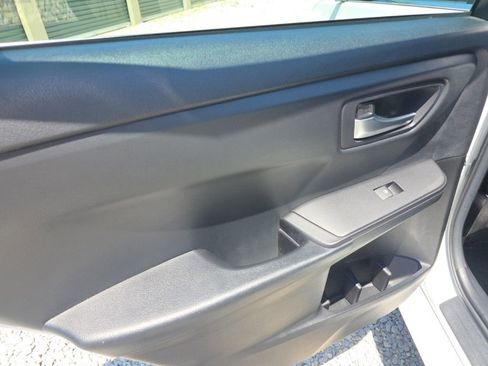 Certified 2017 Toyota Camry SE FWD image 14