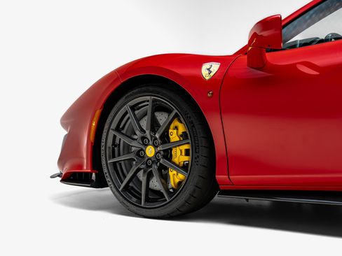Used 2019 Ferrari 488 Pista Coupe RWD image 16