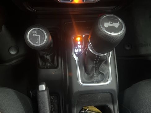 Certified 2025 Jeep Wrangler Sport S image 12