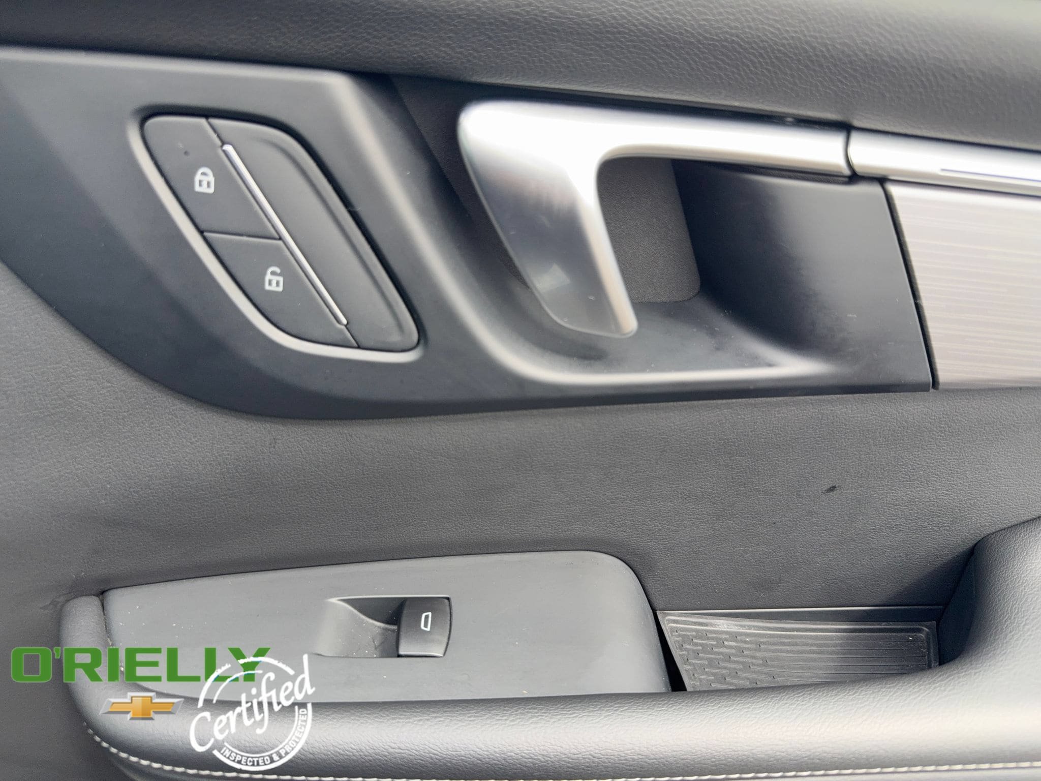 Used 2025 Buick Enclave Preferred AWD/4WD image 35