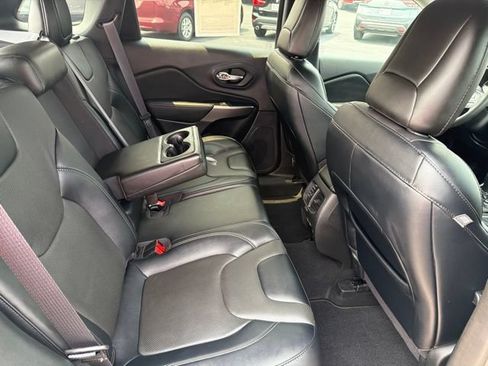 Used 2022 Jeep Cherokee Limited AWD/4WD image 29