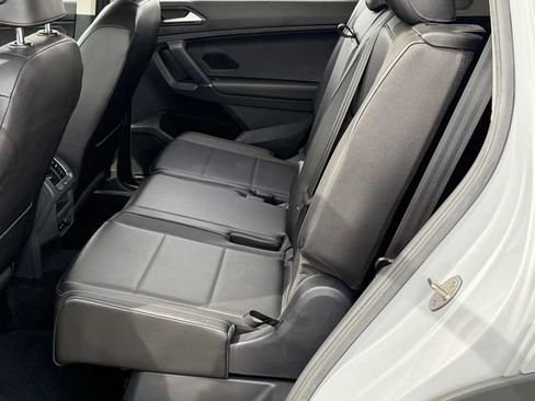 Used 2018 Volkswagen Tiguan SE image 22