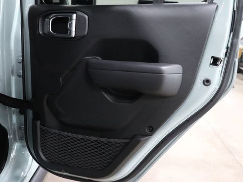 Used 2024 Jeep Wrangler Unlimited AWD/4WD image 19