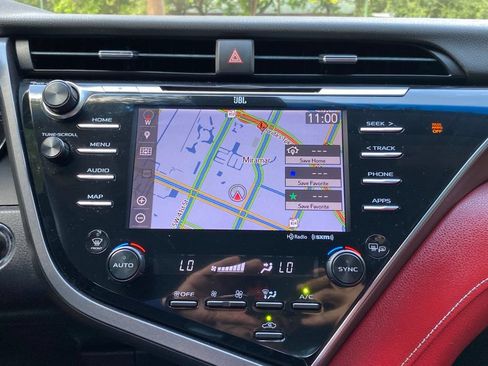 Used 2018 Toyota Camry XSE w/ Driver Assist Package FWD image 23