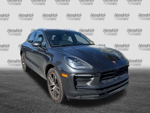 Used 2022 Porsche Macan image 3