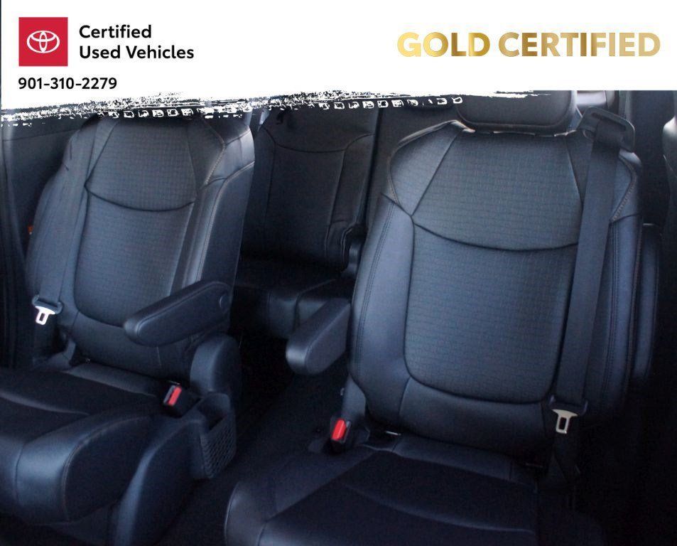 Certified 2026 Toyota Sienna XLE Woodland Edition AWD/4WD image 33