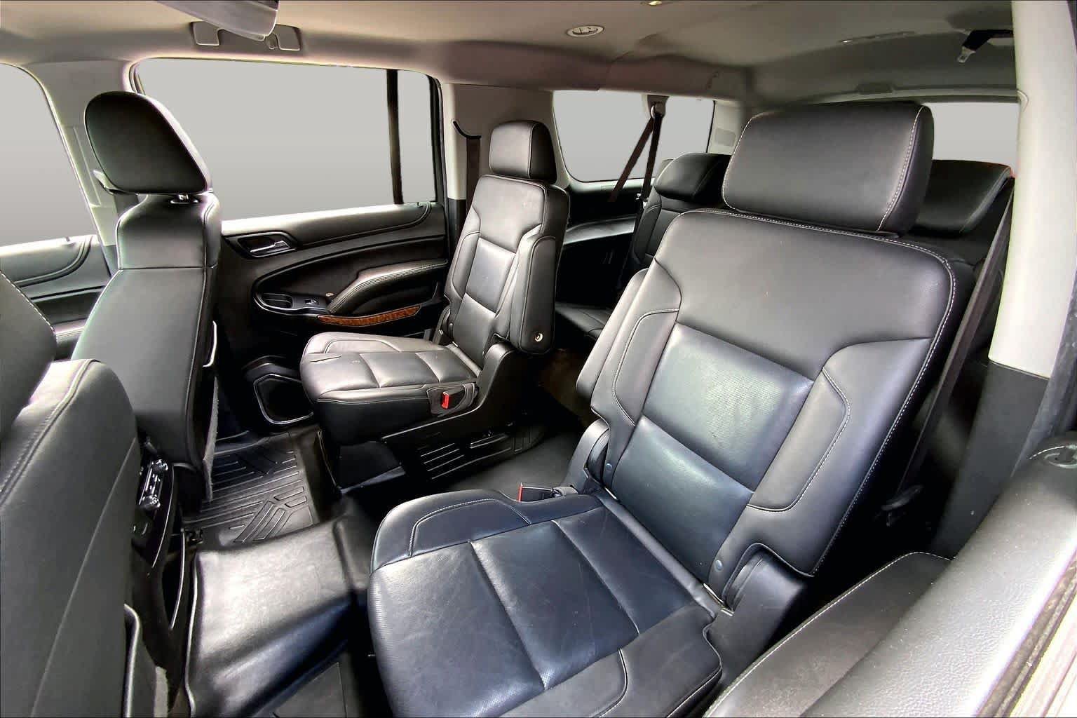 Used 2018 Chevrolet Suburban Premier RWD image 20