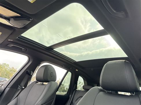 Used 2022 BMW X5 sDrive40i w/ Climate Comfort Package image 17