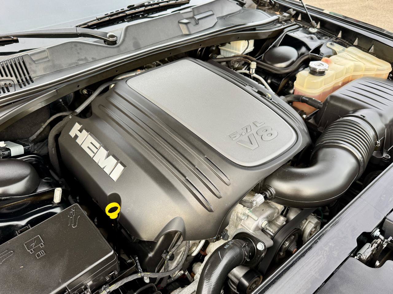 Used 2019 Dodge Challenger R/T RWD image 41