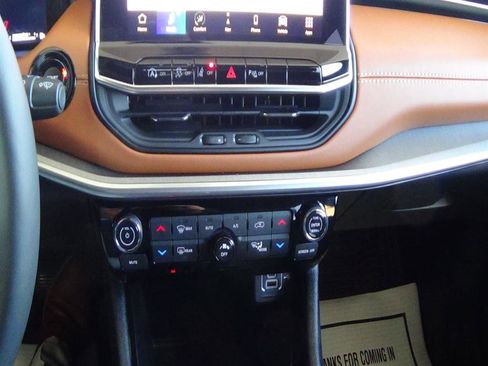 Certified 2025 Jeep Compass Limited w/ Elite Group image 29