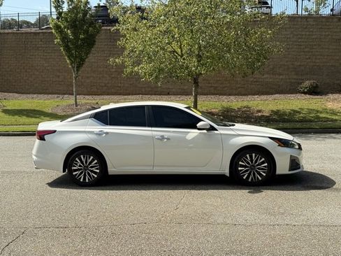 Used 2023 Nissan Altima 2.5 SV image 6
