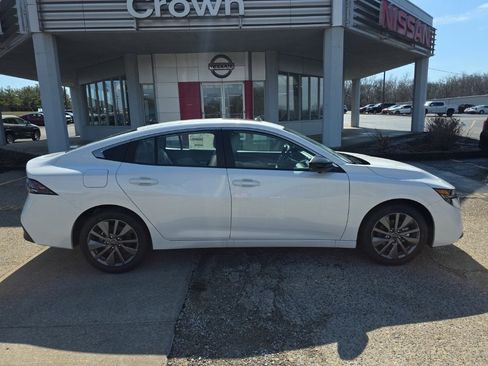 New 2026 Nissan Sentra SL image 2