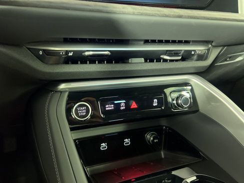 Certified 2025 Audi Q5 2.0T Premium Plus w/ Premium Plus image 17