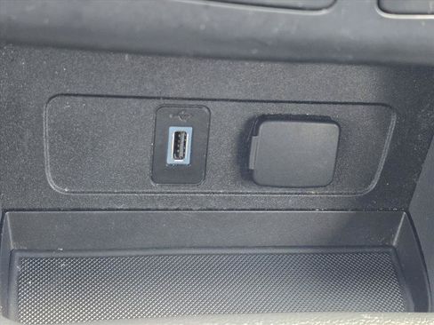 Used 2017 Ford Escape SE w/ SE Cold Weather Package FWD image 20