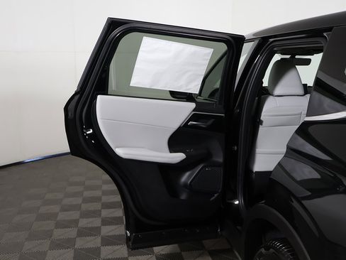 New 2025 Mitsubishi Outlander SE image 23