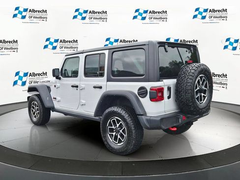 Used 2024 Jeep Wrangler Unlimited Rubicon AWD/4WD image 3