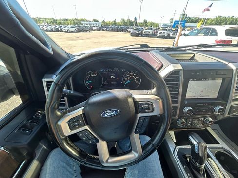 Used 2017 Ford F150 Platinum w/ Technology Package AWD/4WD image 31