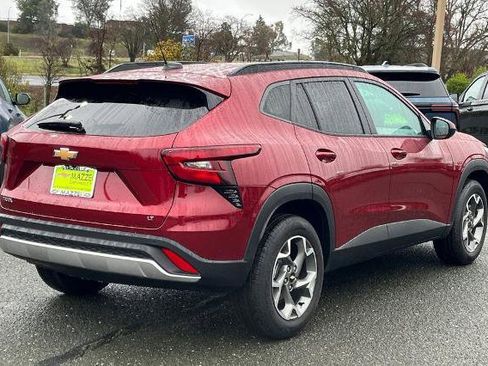 New 2025 Chevrolet Trax LT w/ Driver Confidence Package image 5