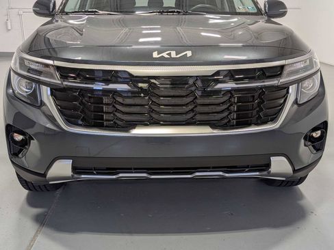 Used 2024 Kia Seltos S AWD/4WD image 2