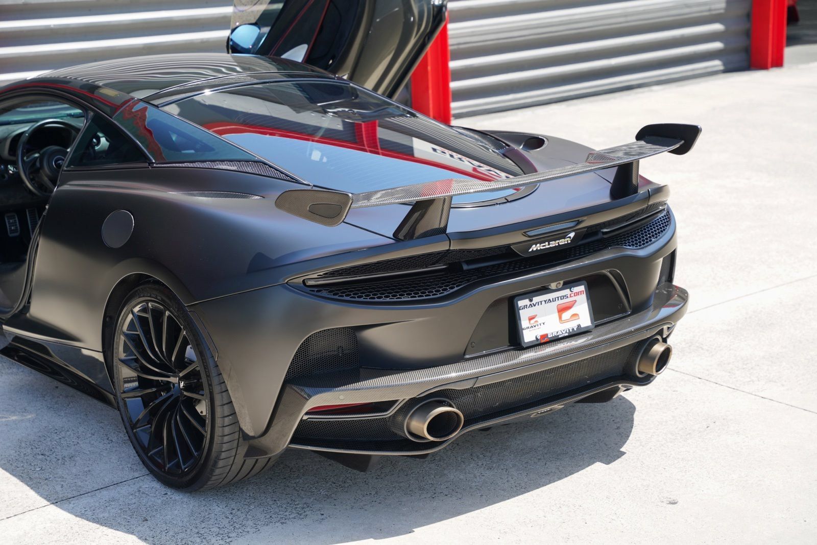 Used 2020 McLaren GT RWD image 18